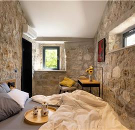 4 Bedroom Villa with Pool and Sea Views in Orašac, near Dubrovnik, Sleeps 8